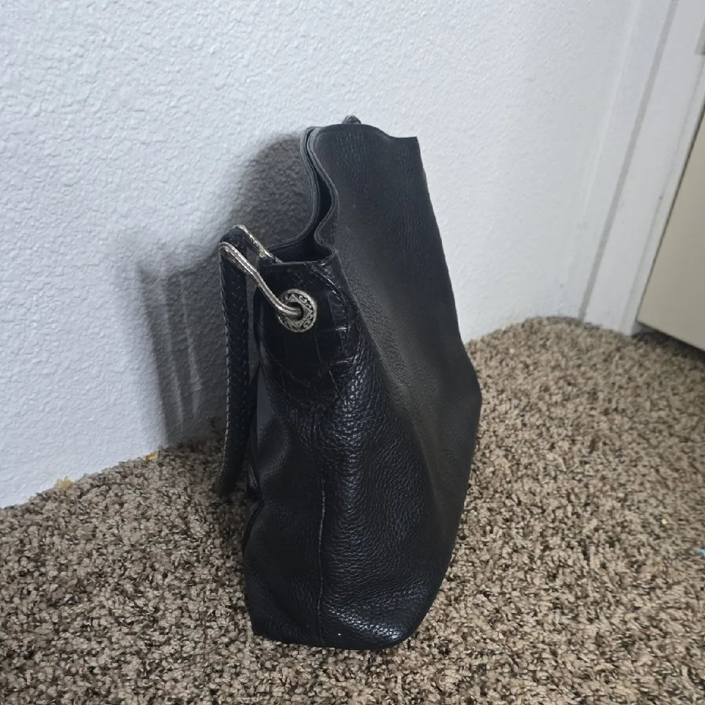 Brighton Black Pebbled Leather W/ Crocodile-Embossed Trim Shoulder Bag (EUC)🖤🩶